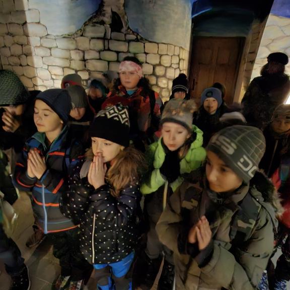 Betlémský příběh na zámku Potštejn aneb putování s andělem Arielem a holčičkou Barunkou do Betléma