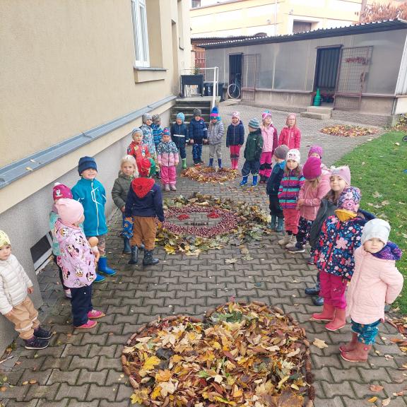 hra a tvoření z přírodnin