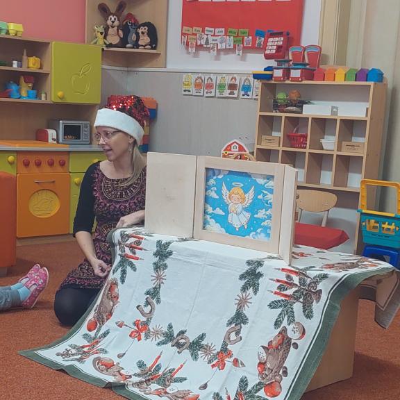 Paní knihovnice v MŠ - Co se děje v adventním nebi