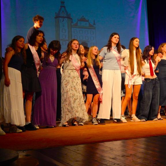 Po vystoupeních jednotlivých devátých tříd...