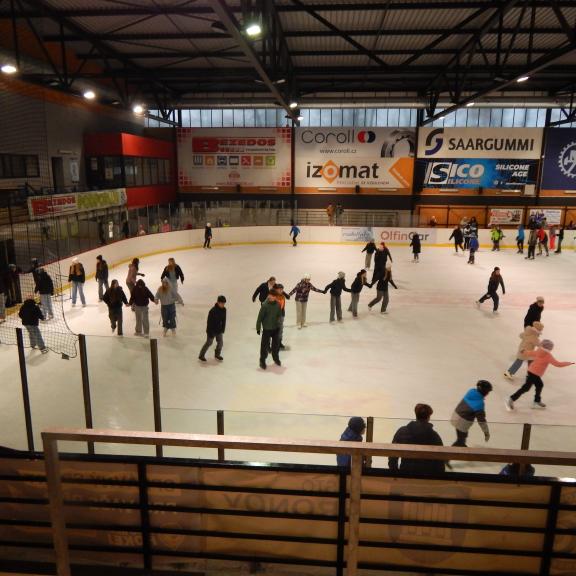 Skupinky hlavně děvčat se často spojovali do 