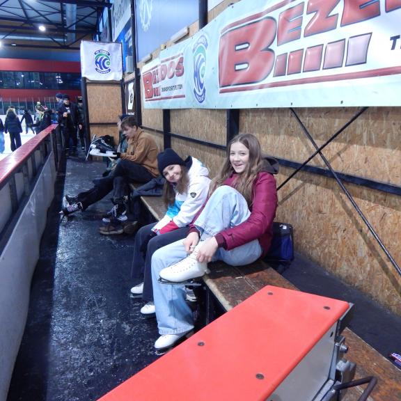 Brusle se musely čas od času s úsměvem dotáhnout.