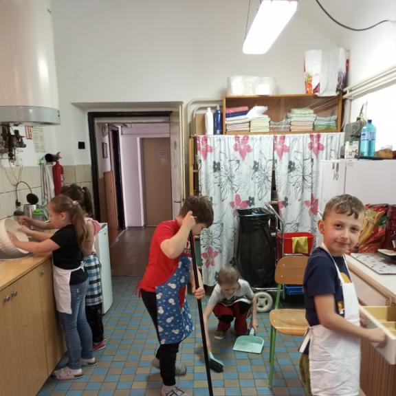 Rybízový koláč - pečeme ve družině