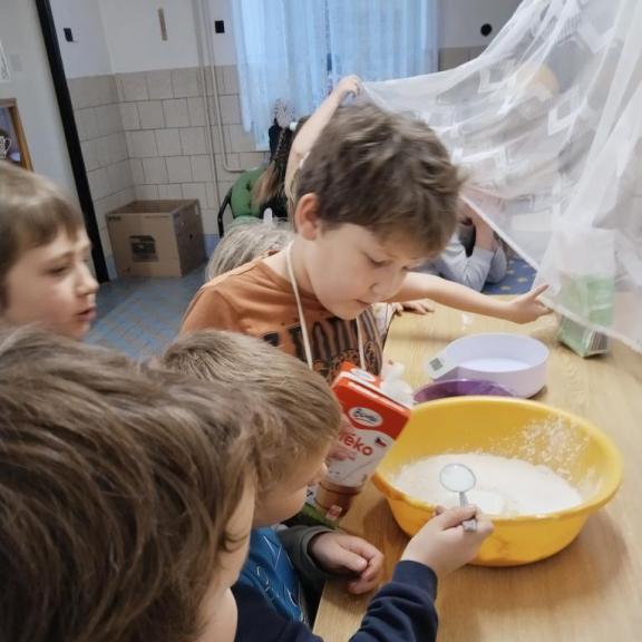 Vůně rohlíčků zaplnila družinu