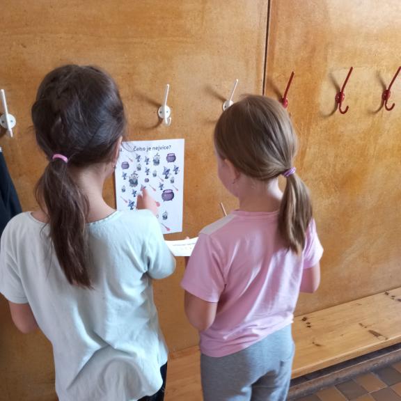 Plníme úkoly čarodějnické stezky