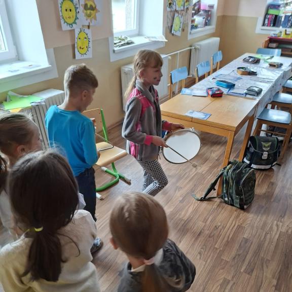 Pravěk v hudební výchově