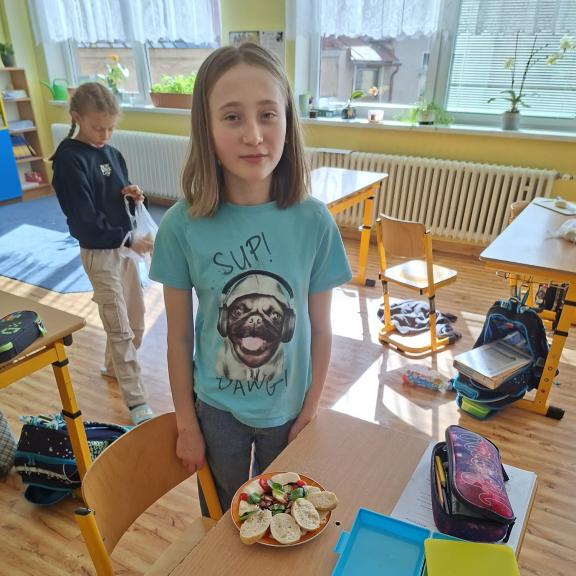 Od semínka na talíř: bazalka a caprese salát